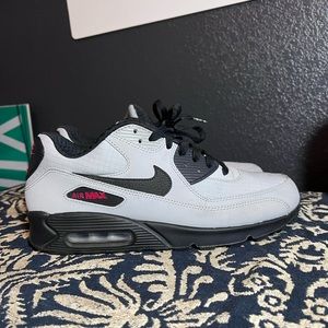 Nike Air Max Essential